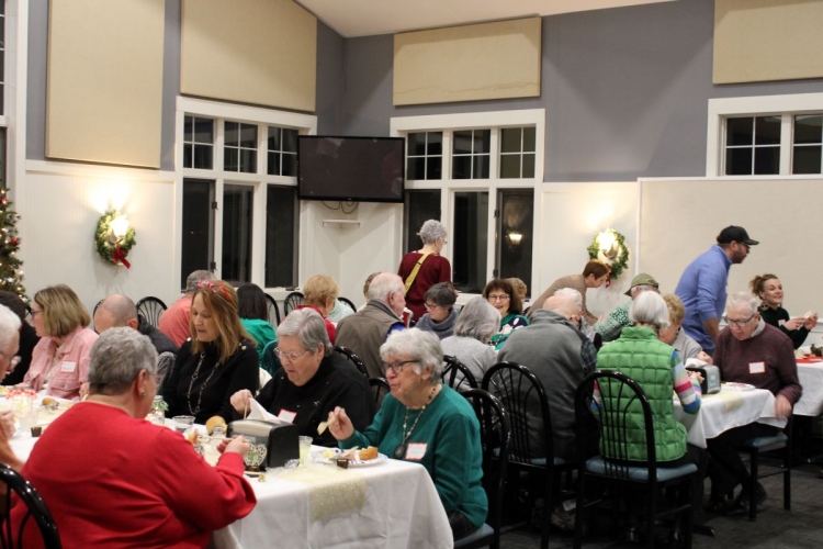 Volunteer Holiday Dinner 16