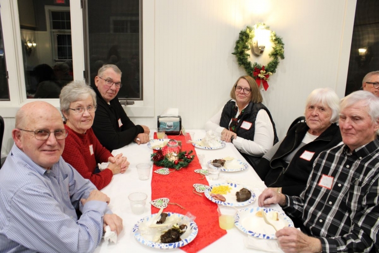 Volunteer Holiday Dinner 10